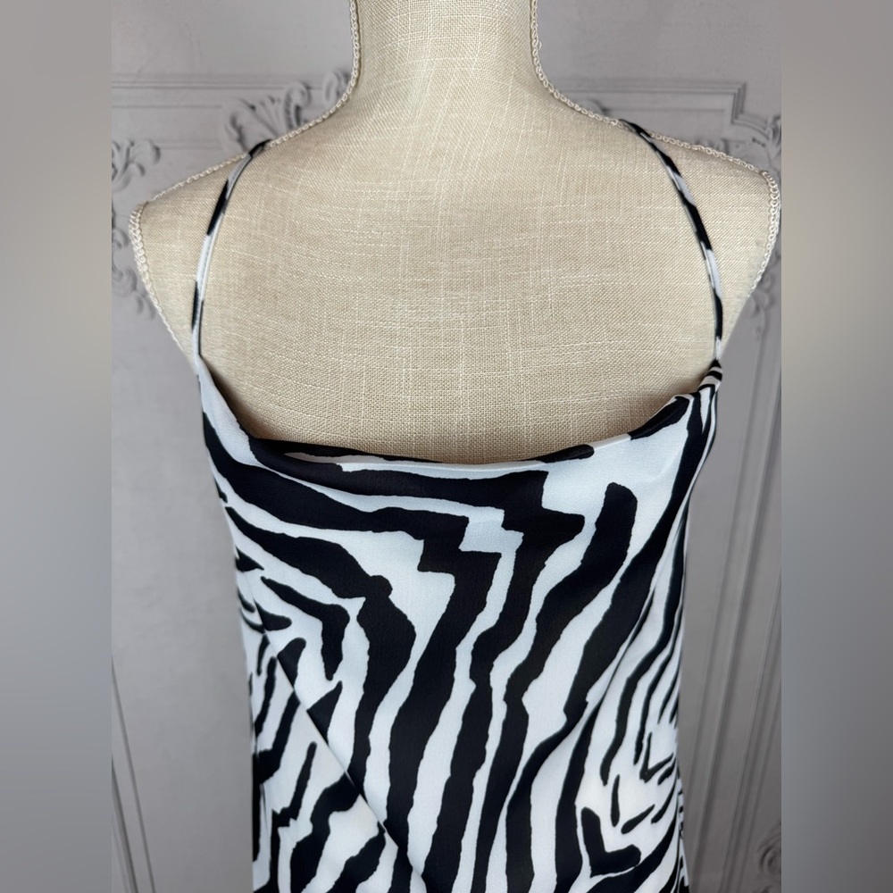 Zebra Print Spaghetti Strap Side Split Plunging Open Back Loose Fit Maxi Dress - Picture 9 of 14